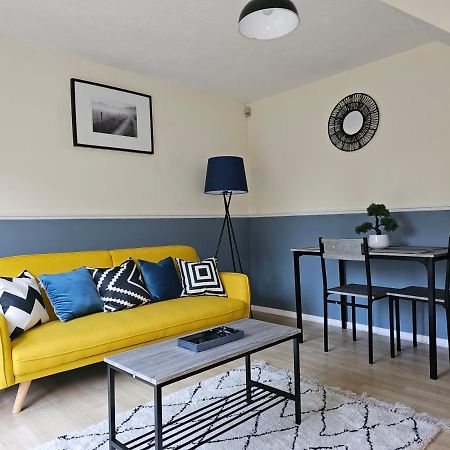 Home In Beckton. Docklands. London City Airport. Bagian luar foto