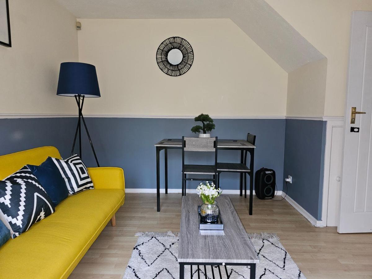 Home In Beckton. Docklands. London City Airport. Bagian luar foto