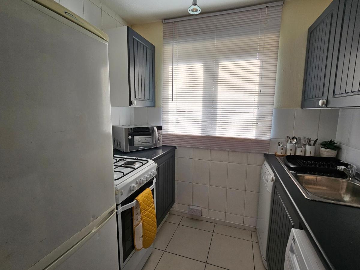 Home In Beckton. Docklands. London City Airport. Bagian luar foto